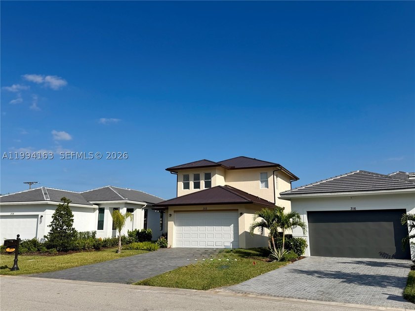**NEW CONSTRUCTION** Stunning Brand-New 4Bedroom, 3Bathroom Home - photo 8