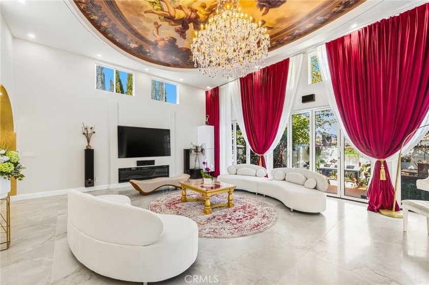 Modern Luxury Meets Exceptional Versatility in Walteria - photo 15