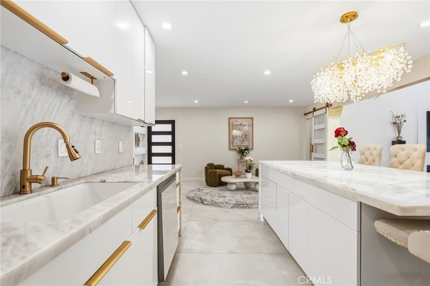Modern Luxury Meets Exceptional Versatility in Walteria - photo 22