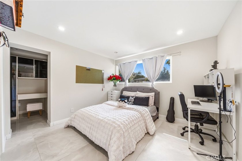 Modern Luxury Meets Exceptional Versatility in Walteria - photo 27