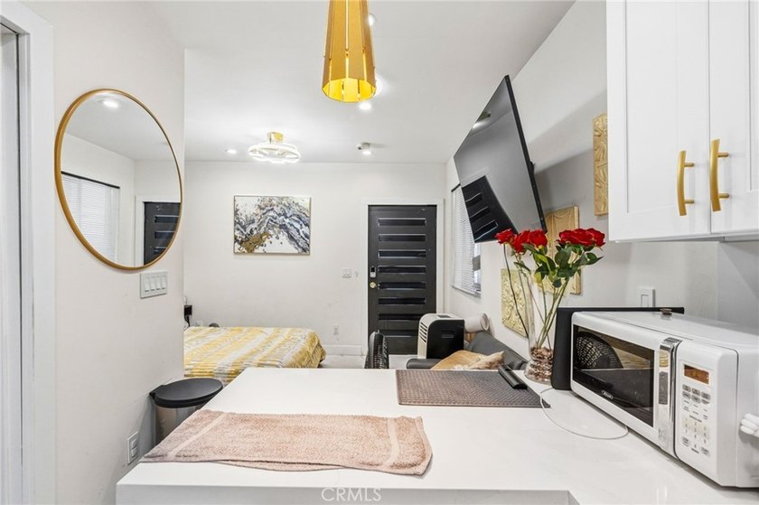 Modern Luxury Meets Exceptional Versatility in Walteria - photo 47