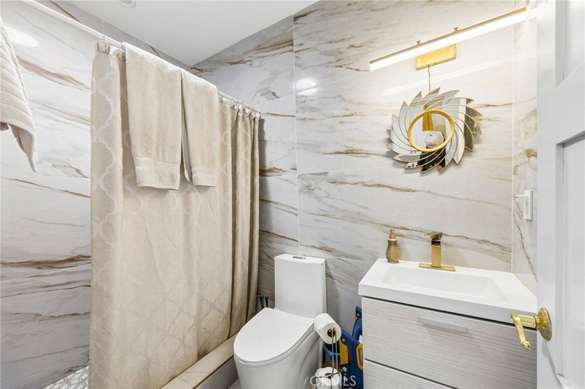 Modern Luxury Meets Exceptional Versatility in Walteria - photo 49