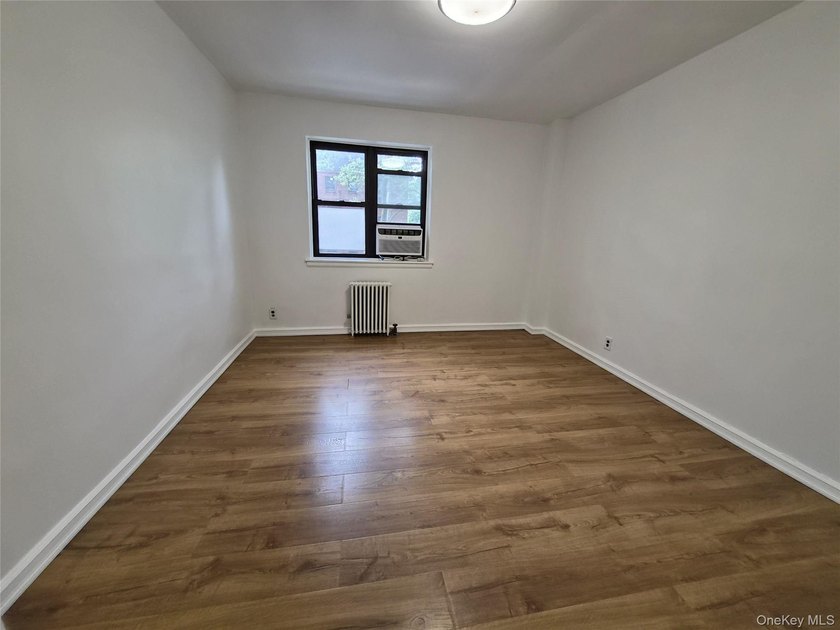 ***As of 6/22/26 NEW PAINTED HOLE HOUSE.*** Welcome to 215-09 47 - photo 3