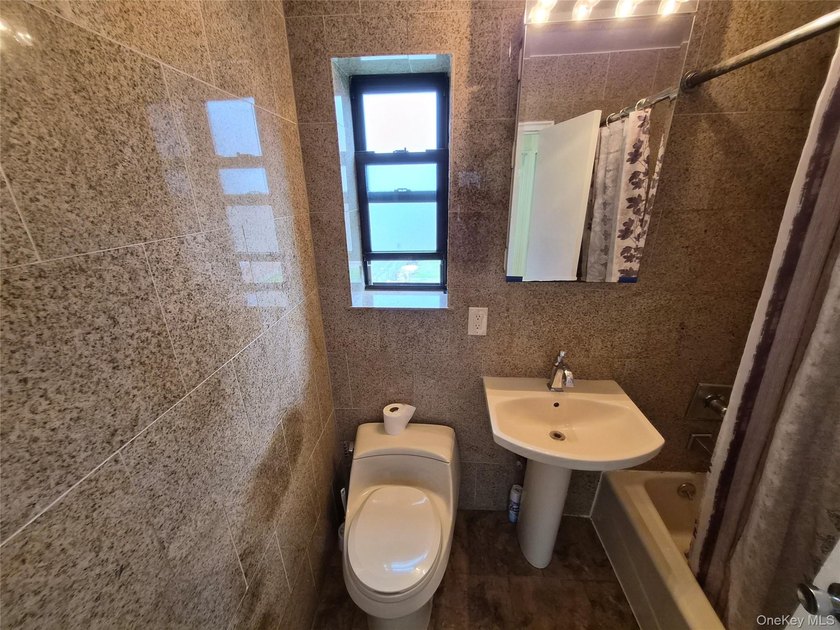 ***As of 6/22/26 NEW PAINTED HOLE HOUSE.*** Welcome to 215-09 47 - photo 6