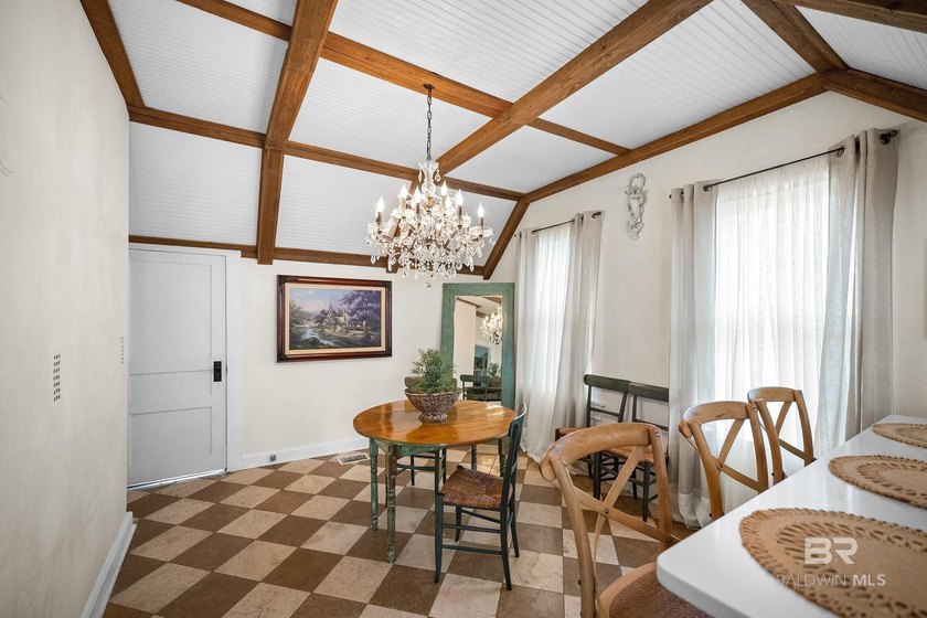 Live the Fairhope lifestyle in this adorable Bluff cottage at - photo 12