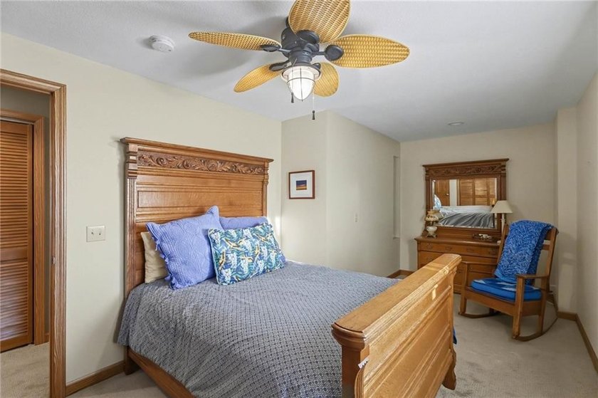 Tucked away on 23 breathtaking acres, this 3,162 sq. ft - photo 17