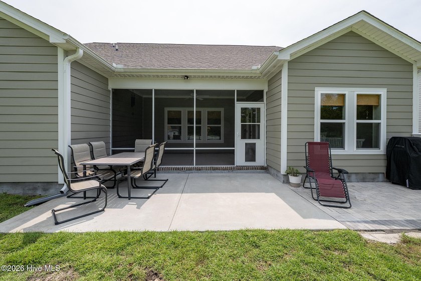 Beautifully maintained and thoughtfully designed, this 2 - photo 22