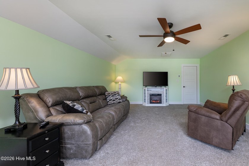 Beautifully maintained and thoughtfully designed, this 2 - photo 37
