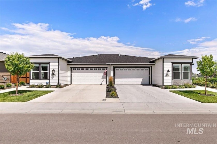 Enjoy refined, low-maintenance living in this beautifully - photo 5
