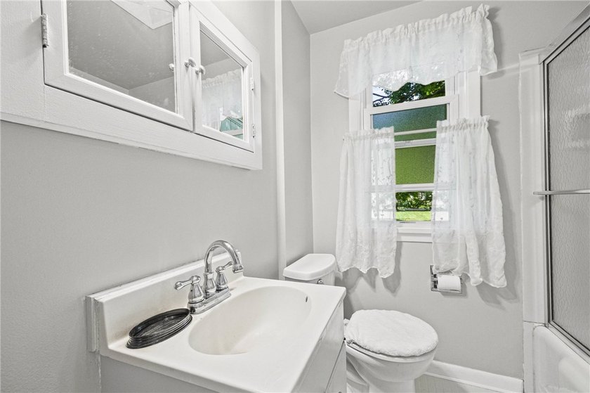 Just Listed! Welcome home to this charming 4-bedroom Cape Cod - photo 21