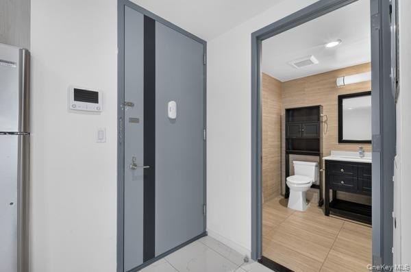 -Modern Luxury Rare Tax-Abated Condo in the Heart of Flushing - photo 12