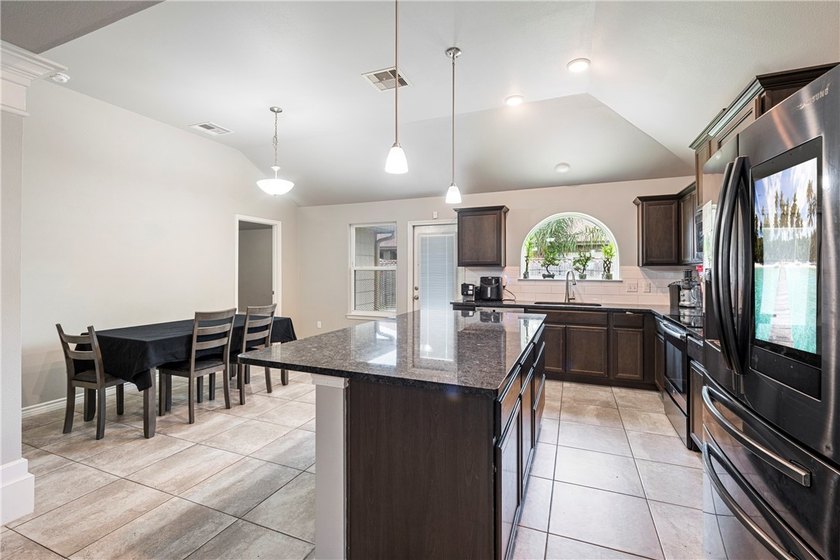 Welcome to 2218 Spoonbill, a move-in ready gem on the desirable - photo 12