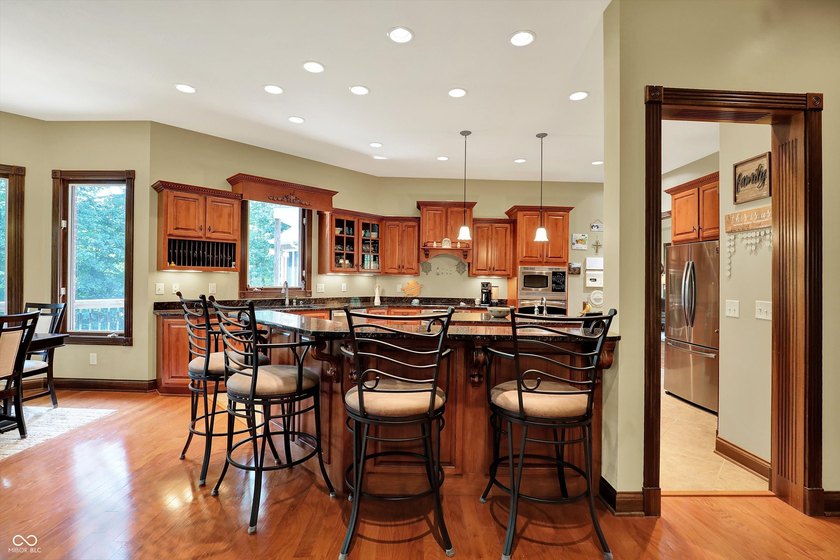 Discover luxury &amp; privacy in this exquisite executive home. This - photo 20