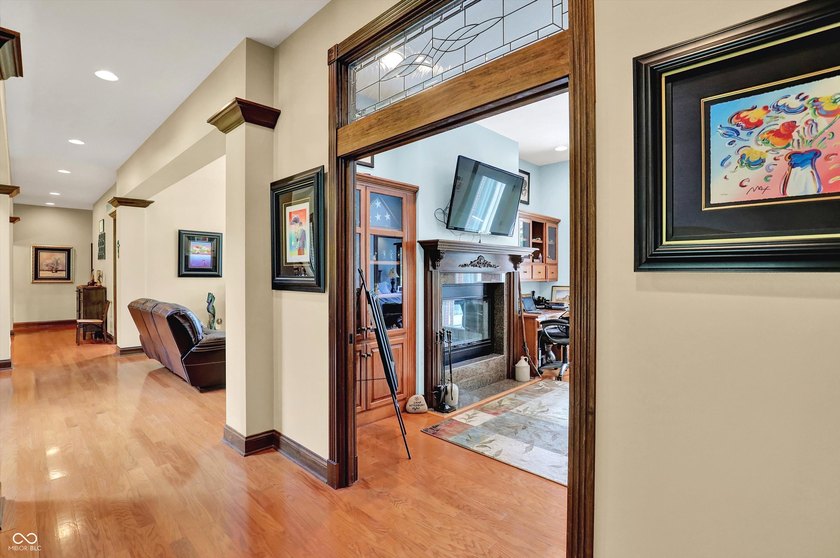 Discover luxury &amp; privacy in this exquisite executive home. This - photo 26