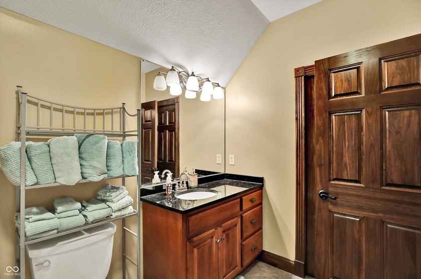 Discover luxury &amp; privacy in this exquisite executive home. This - photo 42