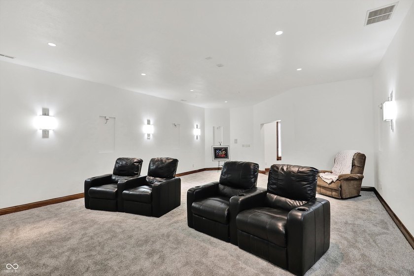 Discover luxury &amp; privacy in this exquisite executive home. This - photo 59