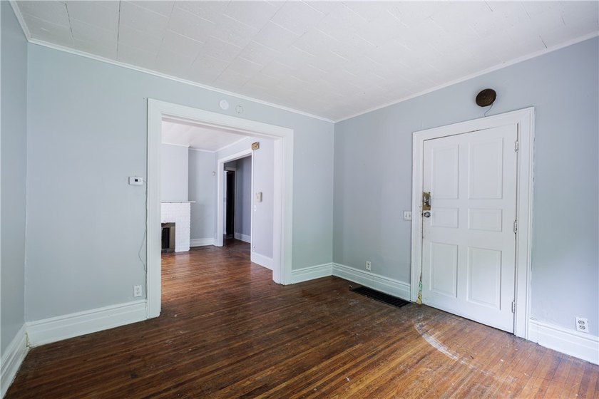 Excellent investment or owner-occupant opportunity in - photo 12