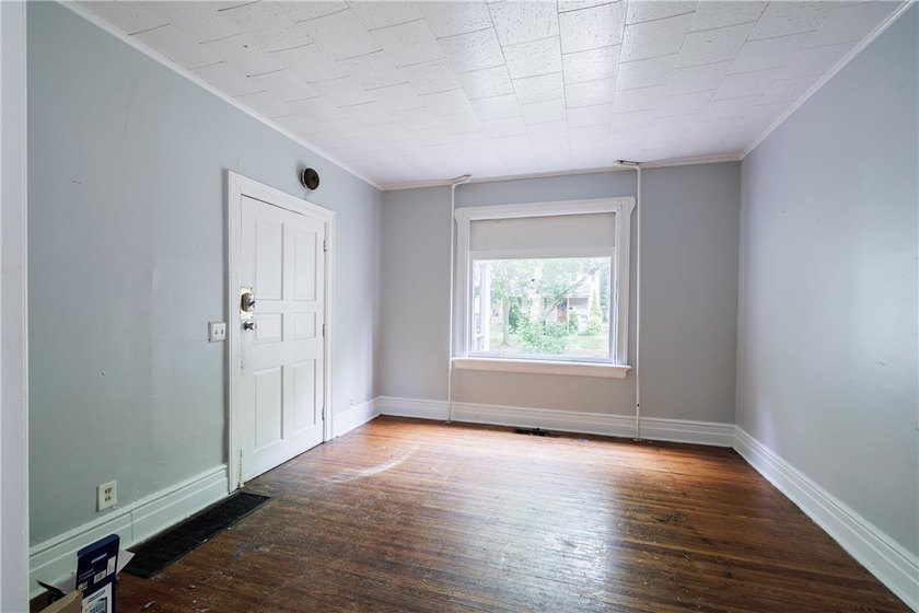 Excellent investment or owner-occupant opportunity in - photo 13