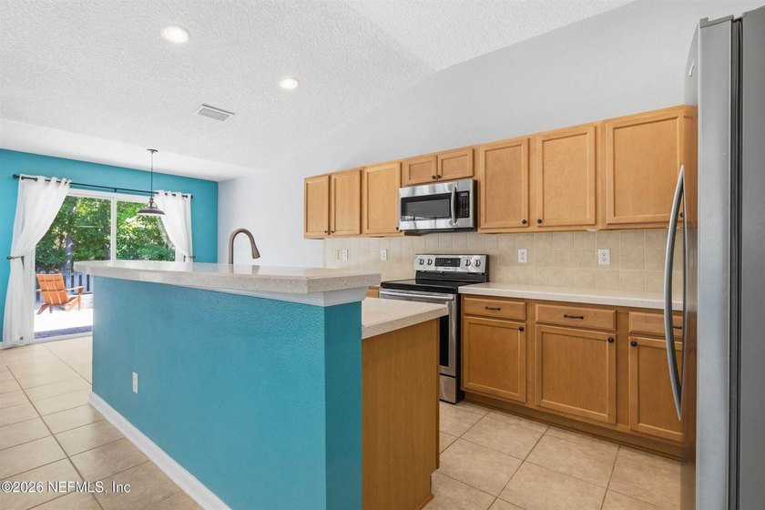 PRICE REDUCED!! Move right into this beautifully maintained - photo 11
