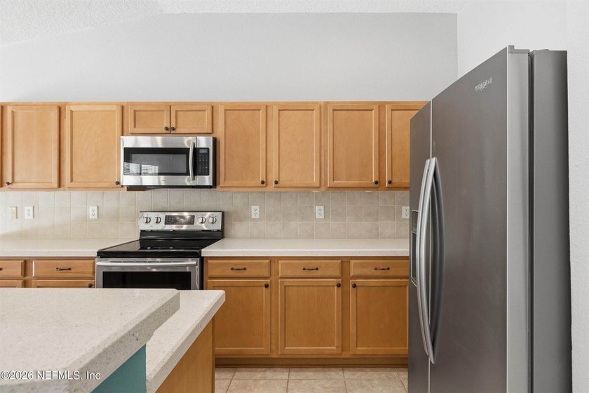 PRICE REDUCED!! Move right into this beautifully maintained - photo 13