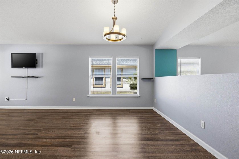 PRICE REDUCED!! Move right into this beautifully maintained - photo 22