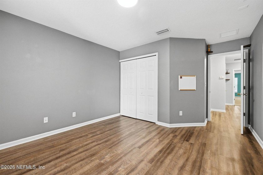 PRICE REDUCED!! Move right into this beautifully maintained - photo 25
