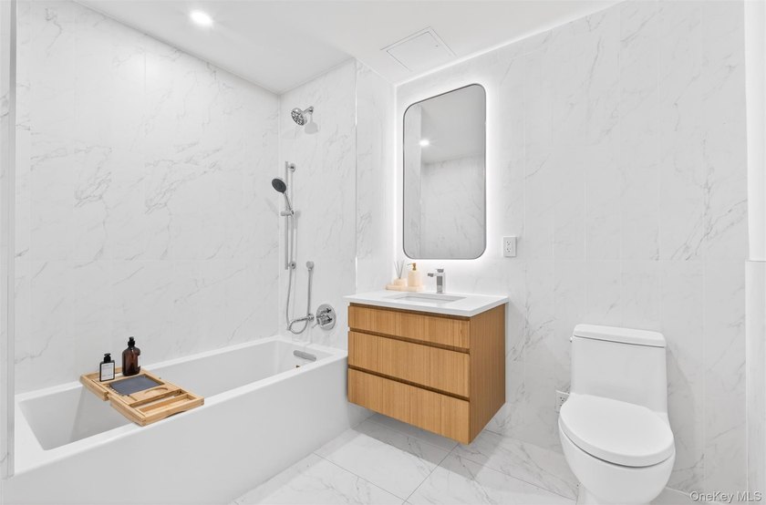 LaVita, A landmark luxury residence in the heart of Flushing - photo 7