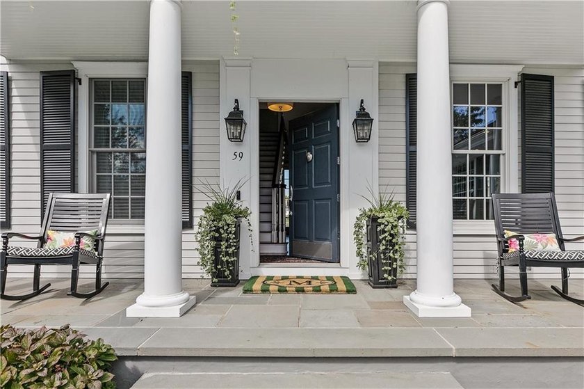 This lovely Royal Cottage sits on Sunset Lake with 3 beds and 3 - photo 3