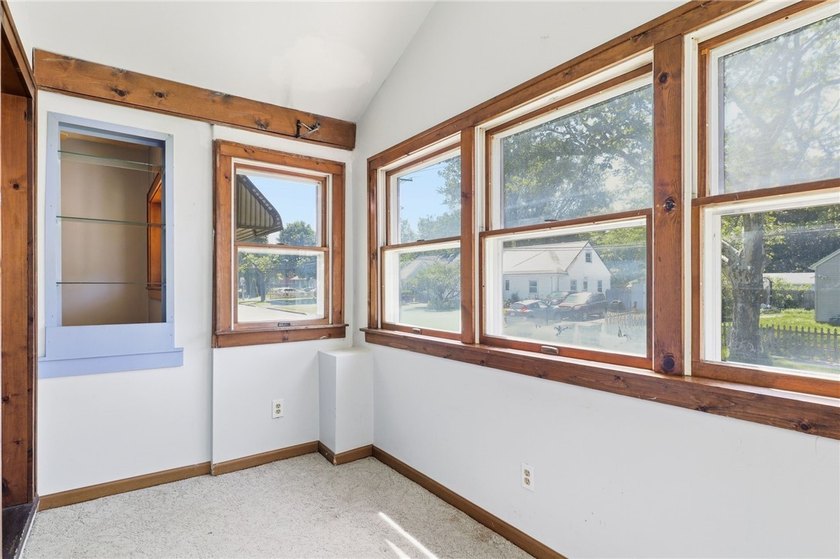 Welcome to this spacious 4-bedroom, 1-bath home offering 2,202 - photo 11
