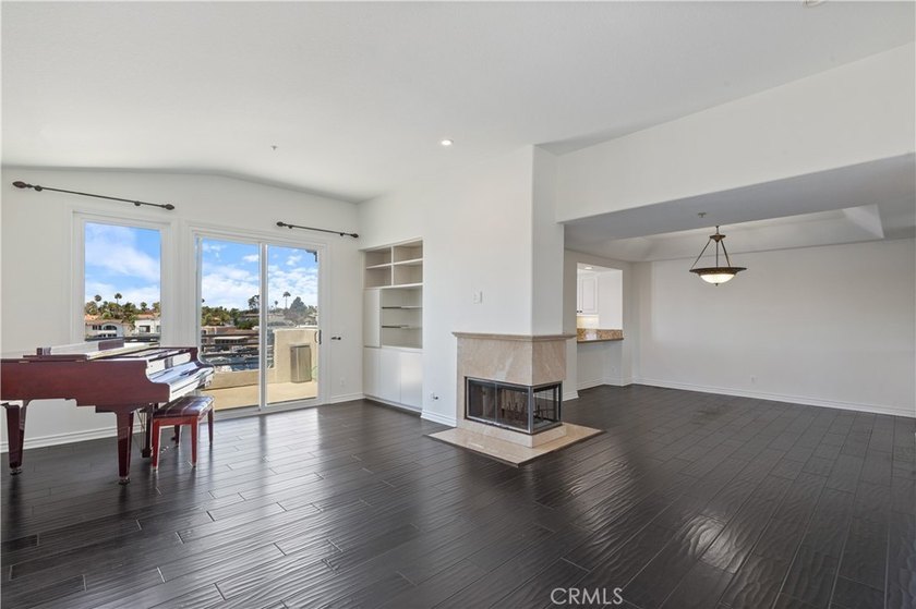 Welcome to luxury coastal living in the prestigious Bay Club - photo 13