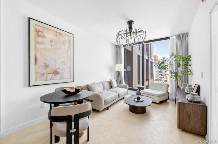 LaVita, A landmark luxury residence in the heart of Flushing - photo 4