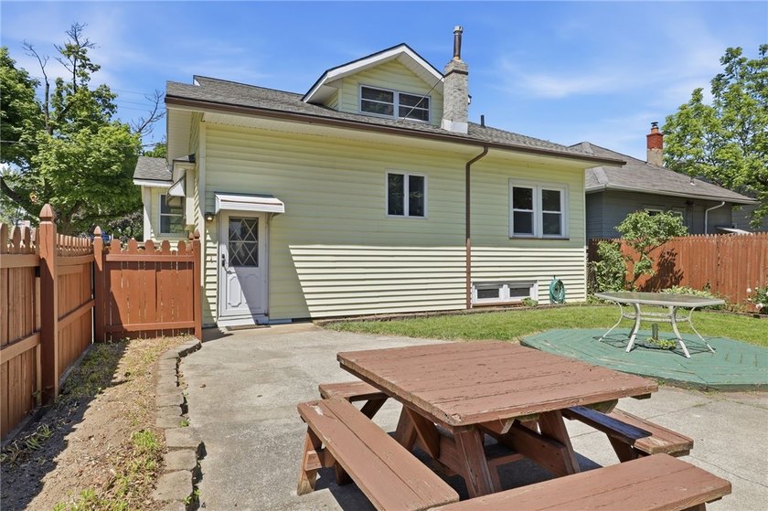 Welcome to this spacious 4-bedroom, 1-bath home offering 2,202 - photo 32