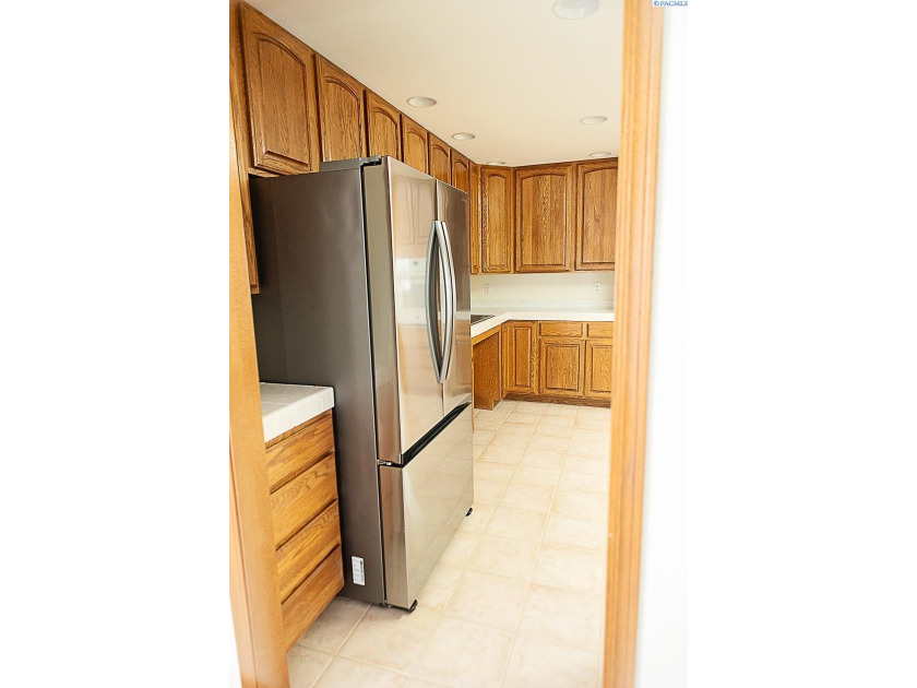 MLS# 294316 A Rare Opportunity - Exceptional Quality, Thoughtful - photo 4