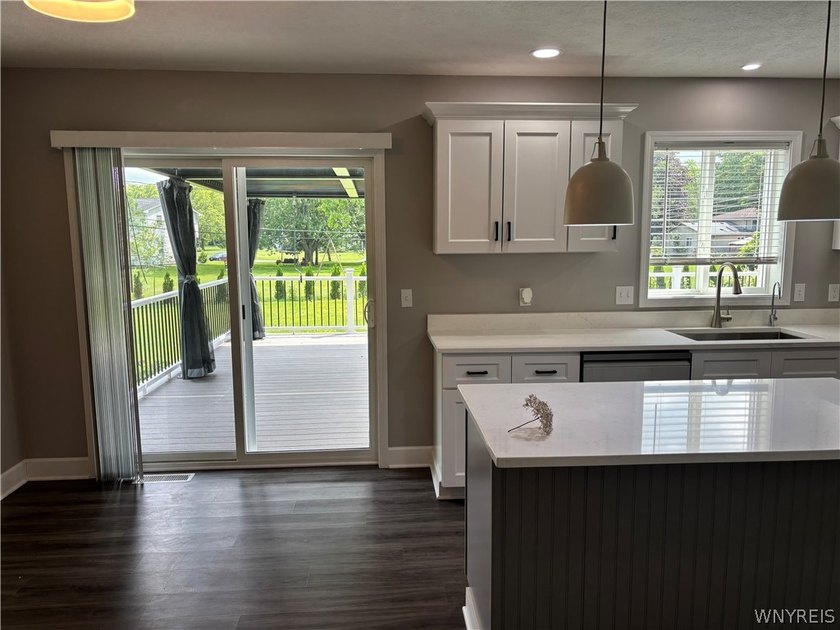 Beautifully maintained 2023 Colonial in the desirable Brooklea - photo 8