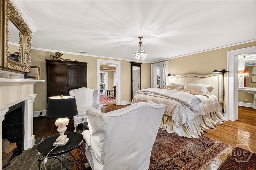 Circa 1856, this distinguished European-style residence stands - photo 33