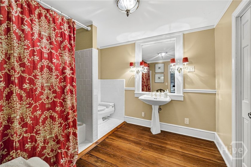 Circa 1856, this distinguished European-style residence stands - photo 34