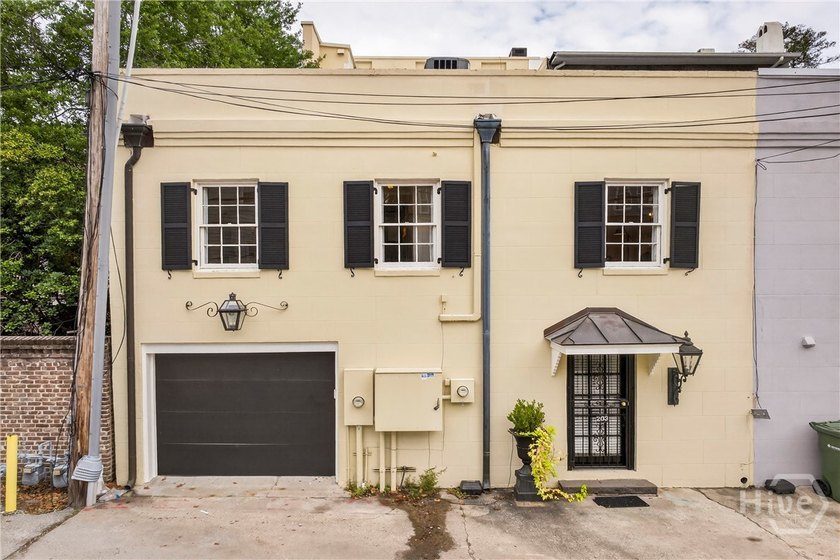 Circa 1856, this distinguished European-style residence stands - photo 46