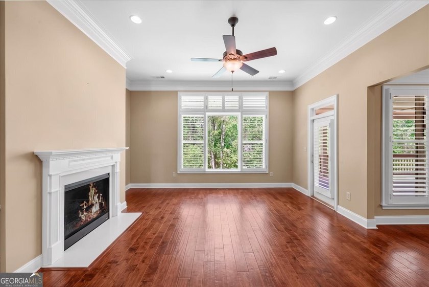 This exquisite 3-bedroom Spruce model home with exceptional - photo 14