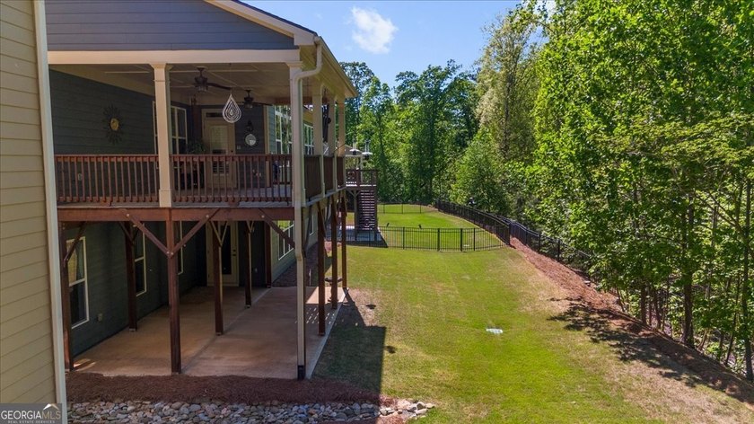 This exquisite 3-bedroom Spruce model home with exceptional - photo 50