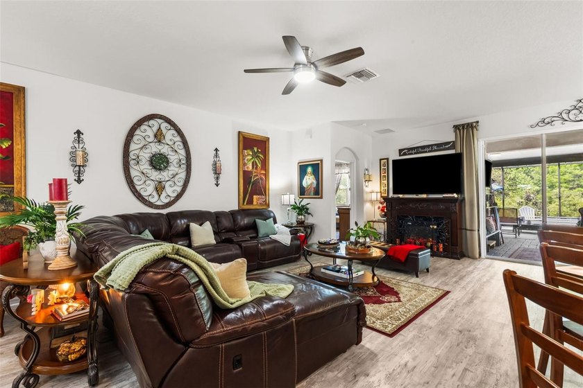 Charming Golf Community Retreat in Eastpointe at Lake Jovita - photo 11