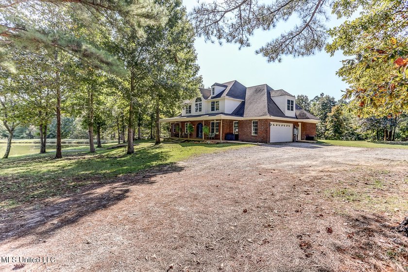 Live in Your Second Favorite Resort Vacation: Serene 5-Bedroom - photo 4