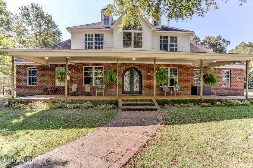 Live in Your Second Favorite Resort Vacation: Serene 5-Bedroom - photo 6
