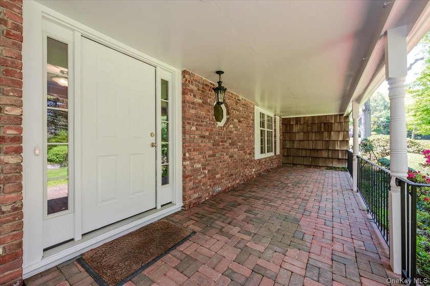 There are many reasons why the classic colonial continues to be - photo 3