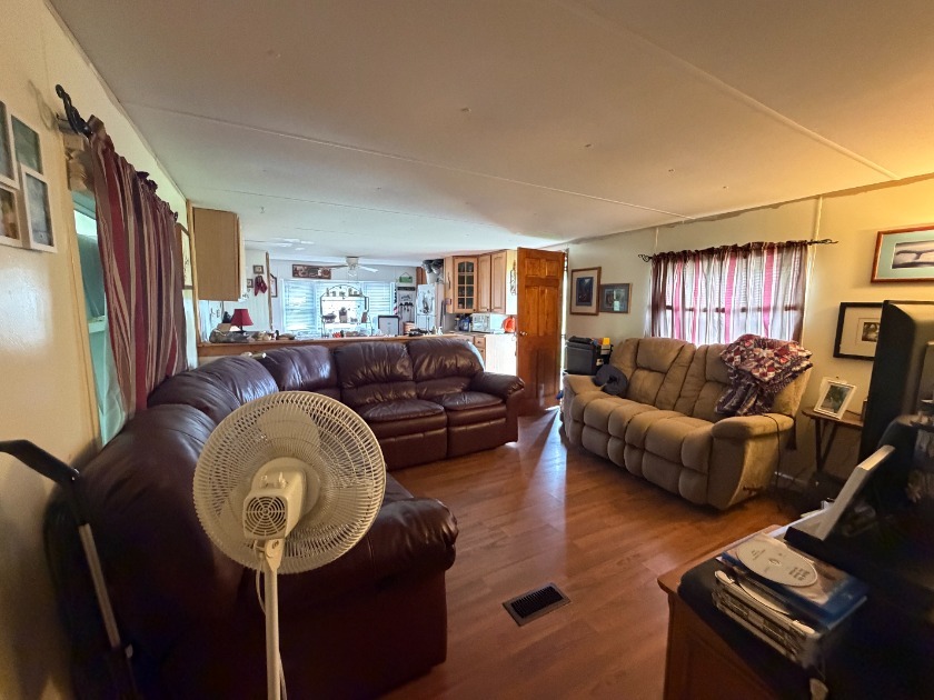 8 Lots with MH and Boat Garage!  Dock possible - photo 11
