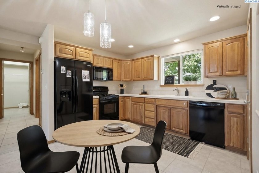 MLS# 294360 Welcome home to the Condos at Canyon Lakes. This - photo 10