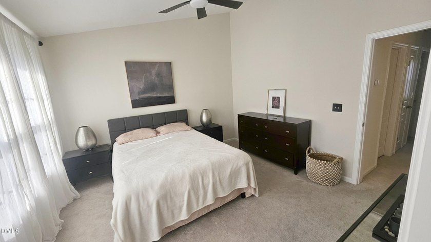 Lakefront 3 Bedroom townhome in a very nice quiet neighborhood - photo 14