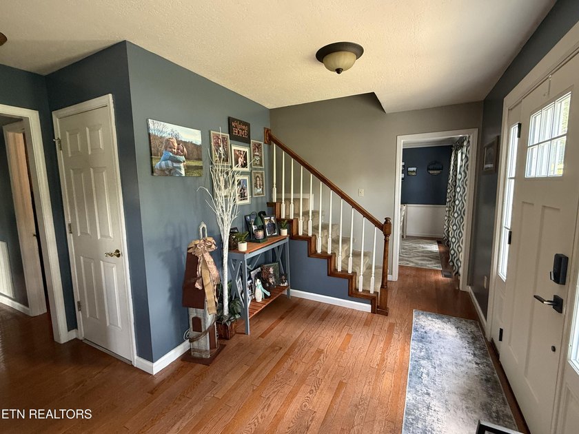 Welcome home to this beautiful traditional two-story residence - photo 22