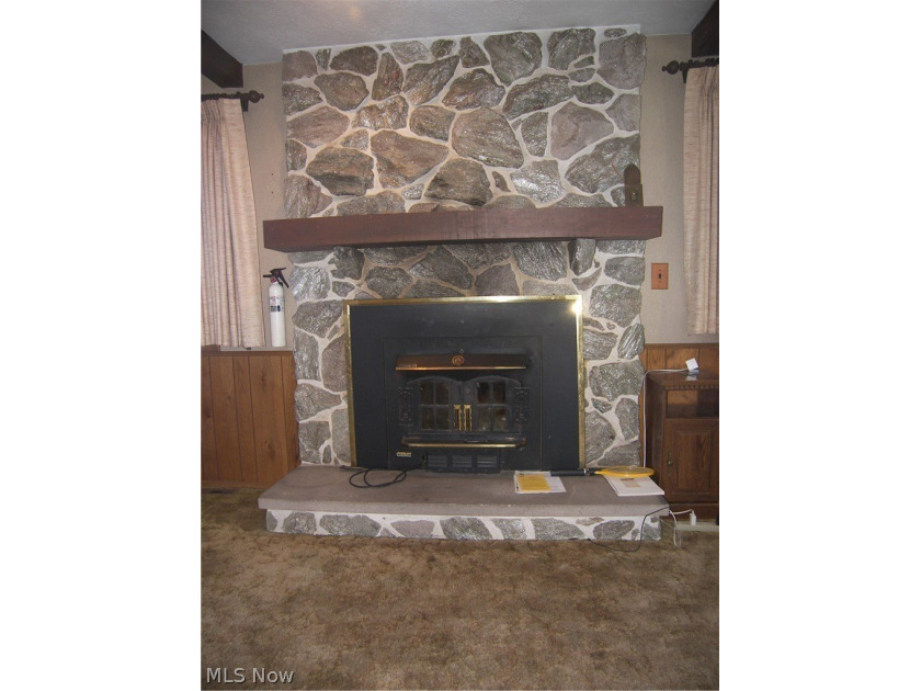 Here is a custom built 1965 1 owner brick bungalow awaiting its - photo 7