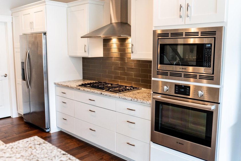Welcome to this stunning 3-bedroom, 3-bathroom slab-on-grade - photo 15