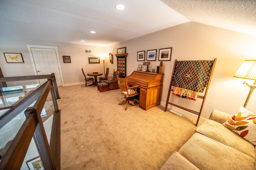 Welcome to this stunning 3-bedroom, 3-bathroom slab-on-grade - photo 28